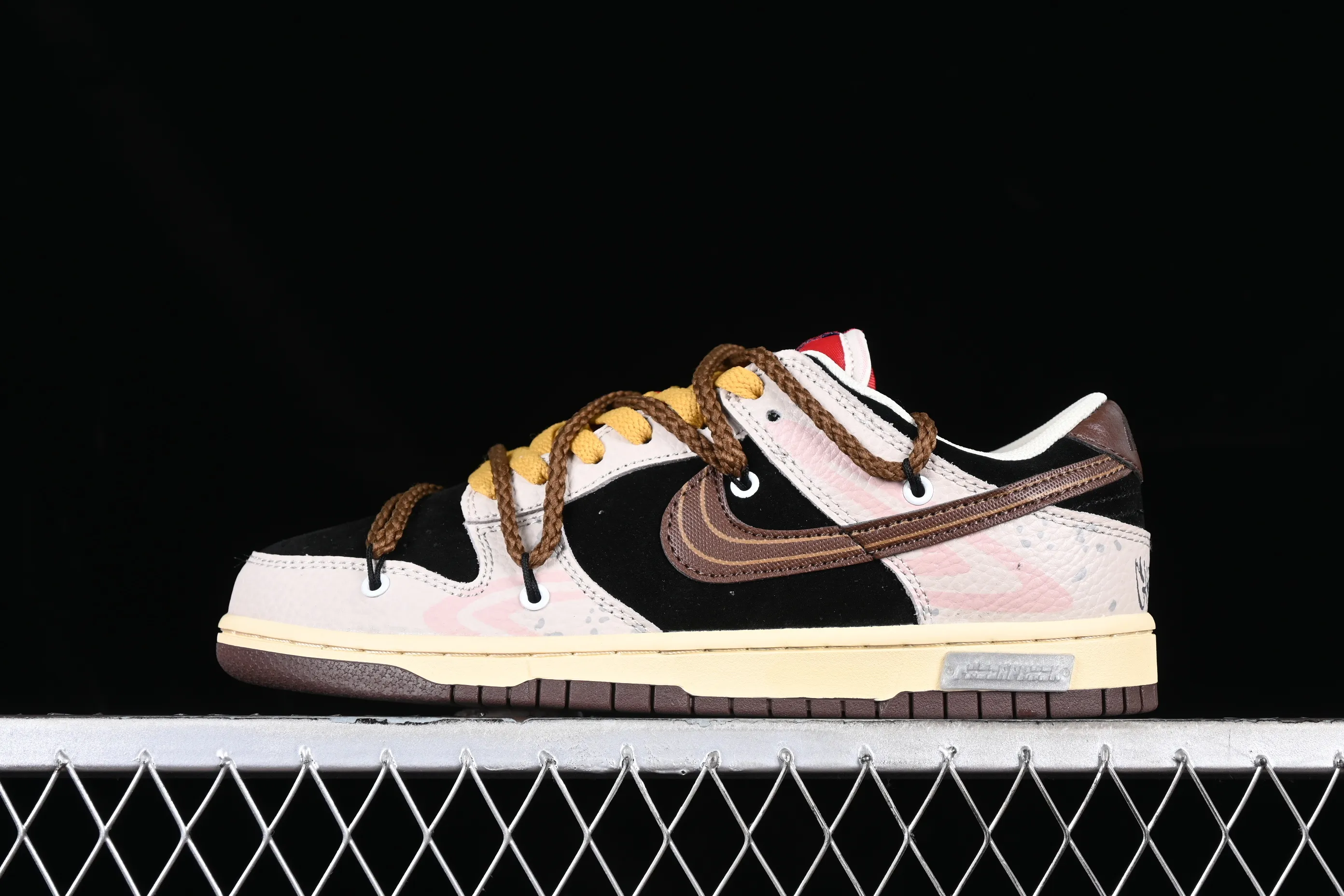 All Categories Nk SB Dunk Series Nk SB Dunk Low Low-top sneakers Nk Dunk Low Panda Prank-street lines graffiti distressed SB strap low-top casual sneakers DR9704-200